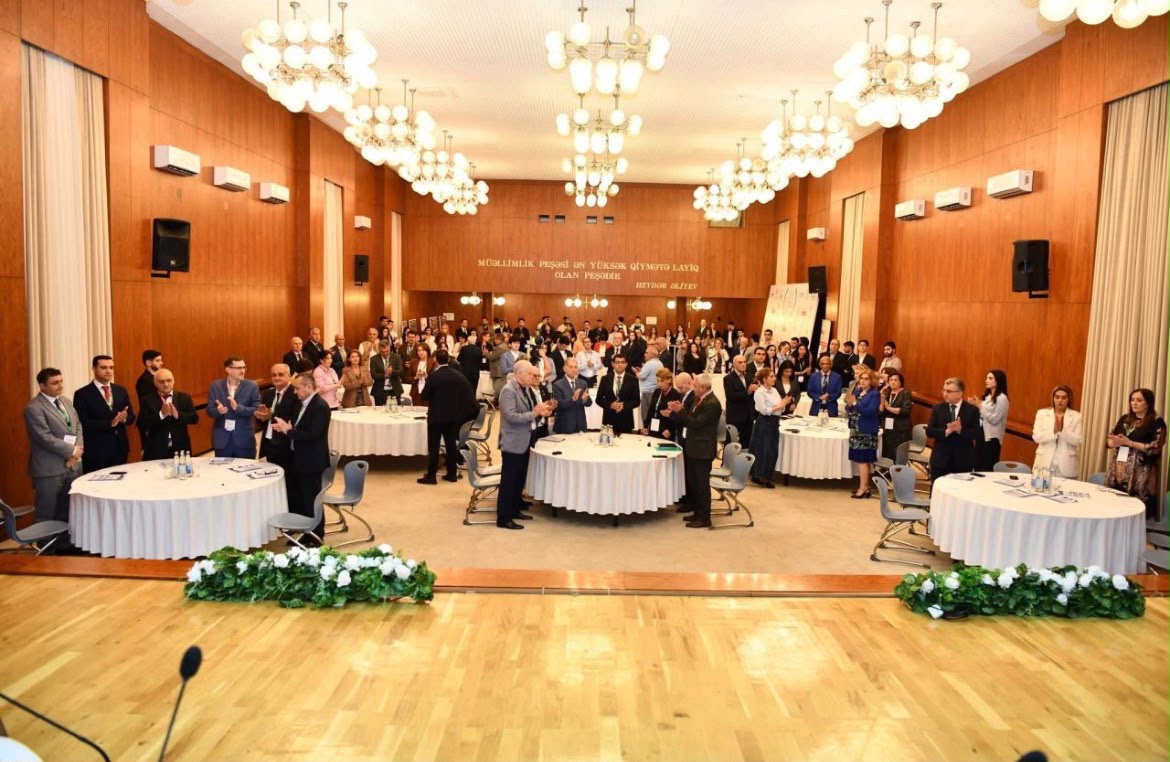 Geoloji Kəşfiyyat fakültəsinin 90 illiyinə həsr olunmuş “Geoloqlar Günü” forumu